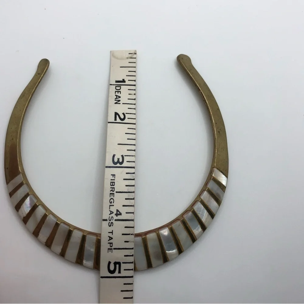 Vtg 70s Brass MOP Mother of Pearl Torque Collar Necklace Sits at 5” - 3” opening - Picture 6 of 7